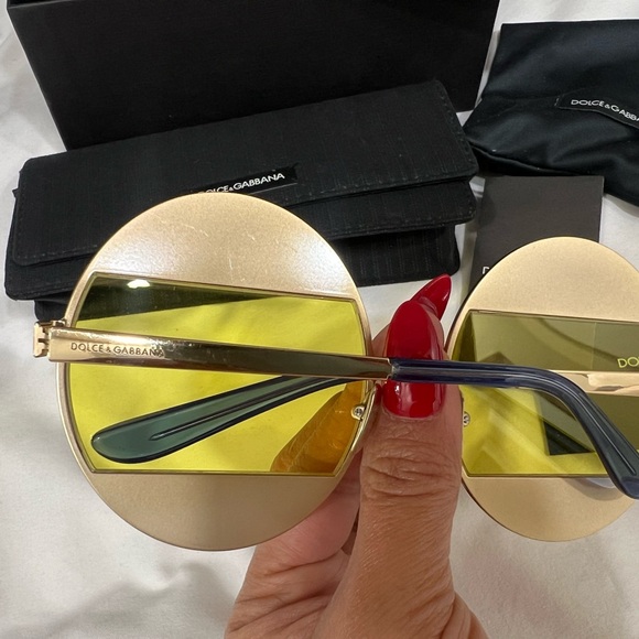 Dolce & Gabbana - Oval Metal Sunglasses with Crystals - Shiny Gold Multicolored - Picture 6 of 9